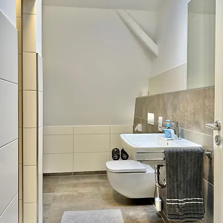 Modernes City-apartment Mit Blick In Den Park Und 2 Baeder H9 Oldenburg