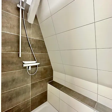 Modernes City-apartment Mit Blick In Den Park Und 2 Baeder H9 Appartamento
