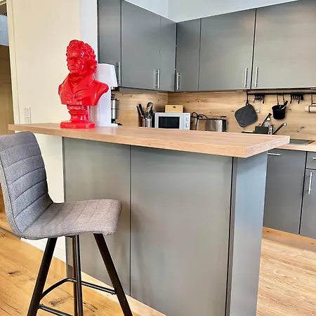 Modernes City-apartment Mit Blick In Den Park Und 2 Baeder H9 Appartamento *