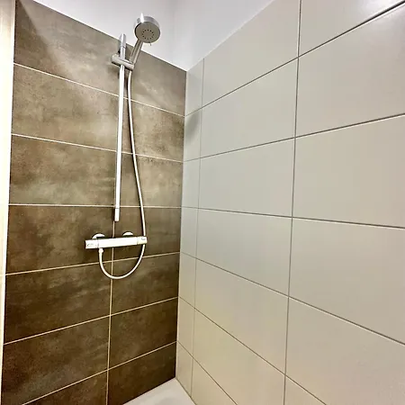 Modernes City-apartment Mit Blick In Den Park Und 2 Baeder H9 Appartamento