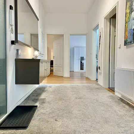 Modernes City-apartment Mit Blick In Den Park Und 2 Baeder H9 Appartamento