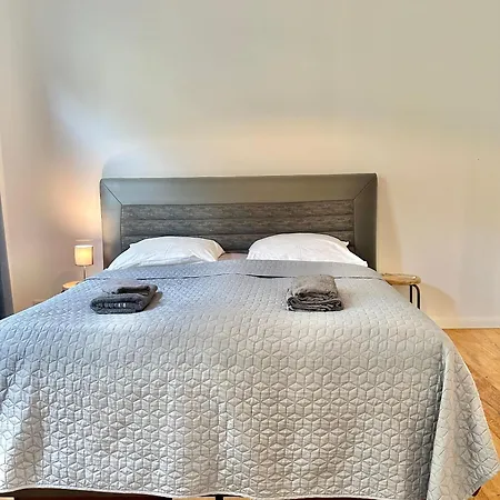 Modernes City-apartment Mit Blick In Den Park Und 2 Baeder H9 Appartamento Oldenburg