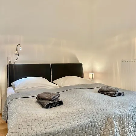 Modernes City-apartment Mit Blick In Den Park Und 2 Baeder H9 Appartamento