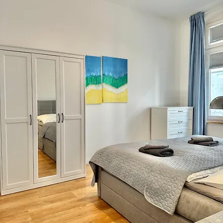 Modernes City-apartment Mit Blick In Den Park Und 2 Baeder H9 Appartamento