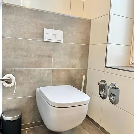 Modernes City-apartment Mit Blick In Den Park Und 2 Baeder H9 *