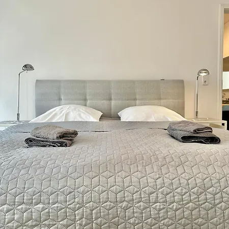 Appartamento Modernes City-apartment Mit Blick In Den Park Und 2 Baeder H9 Oldenburg