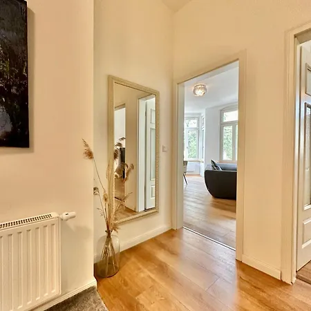 Modernes City-apartment Mit Blick In Den Park Und 2 Baeder H9