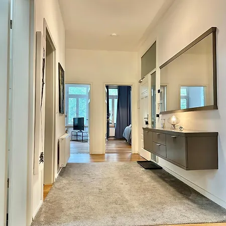 Modernes City-apartment Mit Blick In Den Park Und 2 Baeder H9