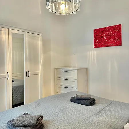 Appartamento Modernes City-apartment Mit Blick In Den Park Und 2 Baeder H9 *