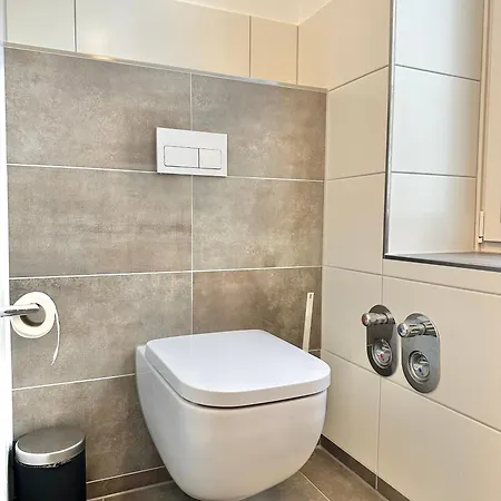 Modernes City-apartment Mit Blick In Den Park Und 2 Baeder H9