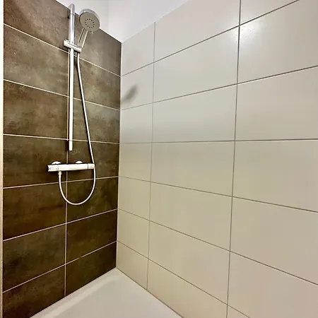 Modernes City-apartment Mit Blick In Den Park Und 2 Baeder H9 Oldenburg