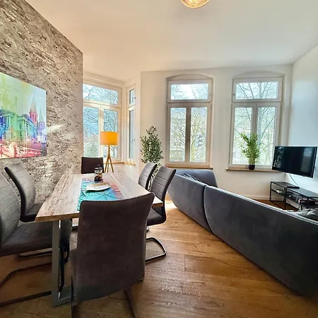 Modernes City-apartment Mit Blick In Den Park Und 2 Baeder H9 Appartamento *