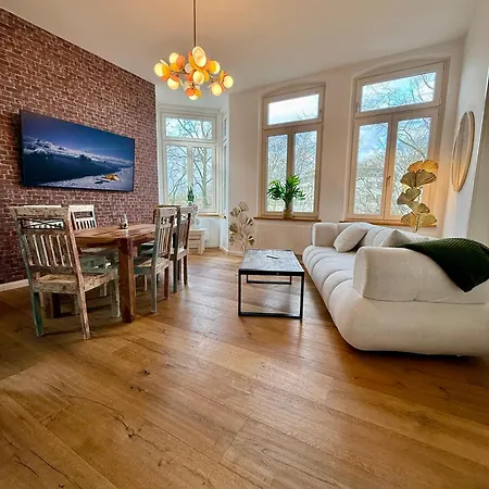 Modernes City-apartment Mit Blick In Den Park Und 2 Baeder H9 Appartamento *