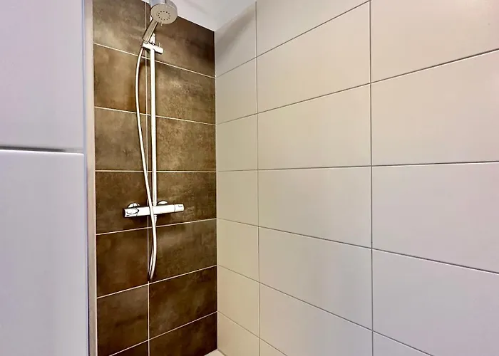 Modernes City-apartment Mit Blick In Den Park Und 2 Bäder H9