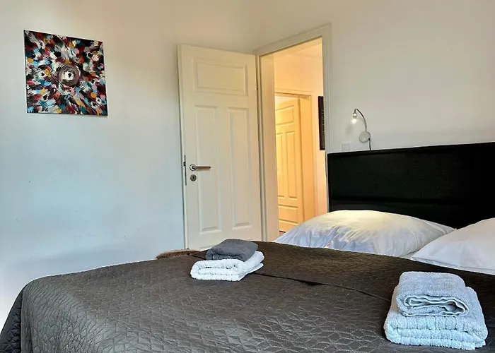 Apartment Modernes City-apartment Mit Blick In Den Park Und 2 Bäder H9