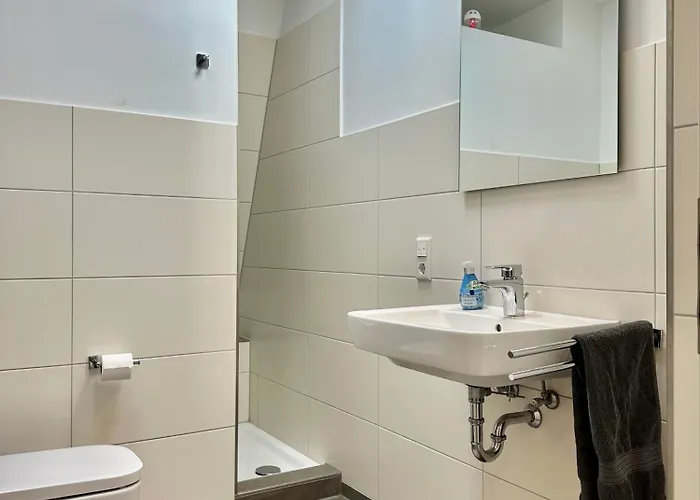 Apartment Modernes City-apartment Mit Blick In Den Park Und 2 Bäder H9 *