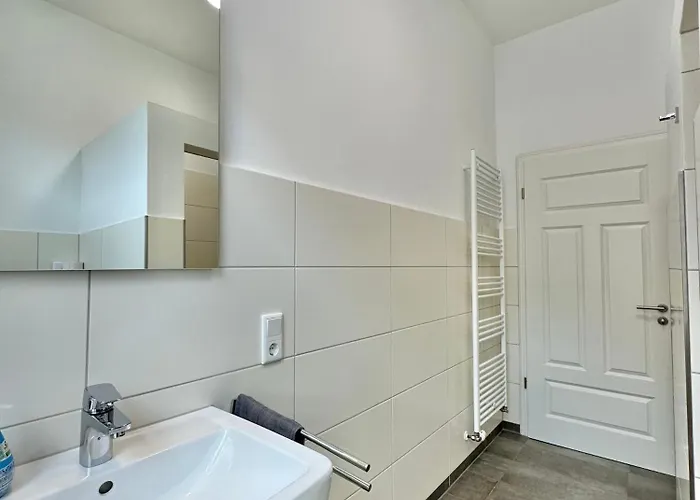 Modernes City-apartment Mit Blick In Den Park Und 2 Bäder H9