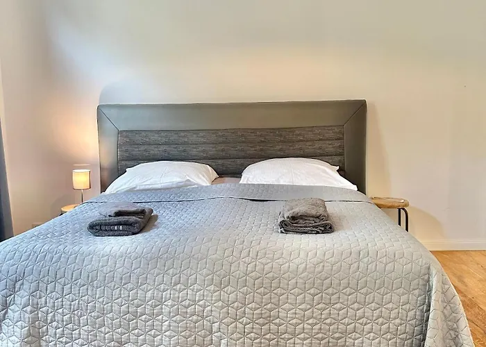 Modernes City-apartment Mit Blick In Den Park Und 2 Bäder H9 Apartment Oldenburg