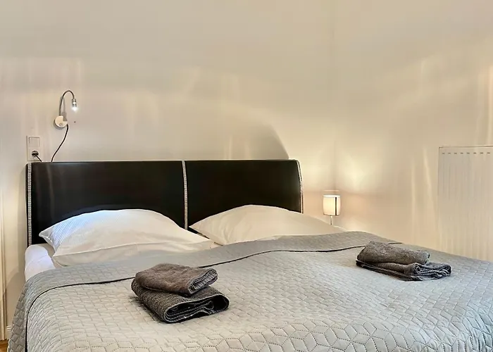 Modernes City-apartment Mit Blick In Den Park Und 2 Bäder H9 Apartment