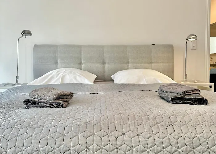 Apartment Modernes City-apartment Mit Blick In Den Park Und 2 Bäder H9 Oldenburg