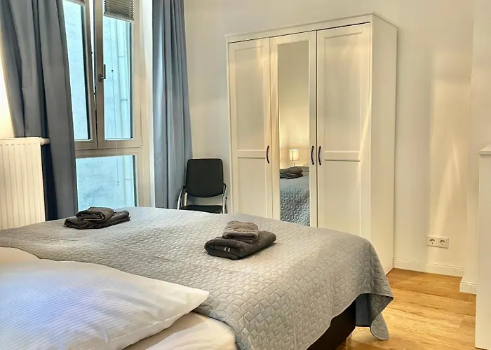 Modernes City-apartment Mit Blick In Den Park Und 2 Bäder H9 Apartment *