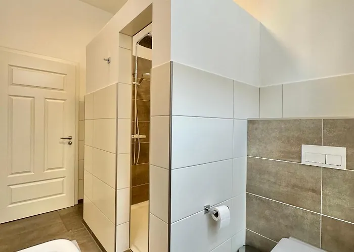 Modernes City-apartment Mit Blick In Den Park Und 2 Bäder H9 Apartment Oldenburg