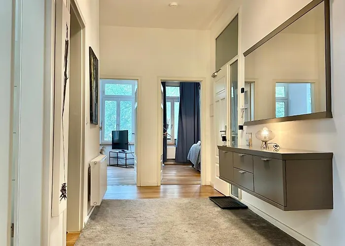 Modernes City-apartment Mit Blick In Den Park Und 2 Bäder H9