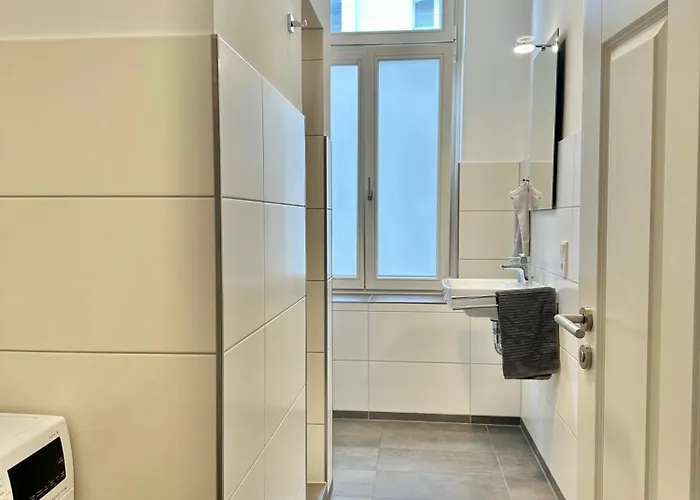 Modernes City-apartment Mit Blick In Den Park Und 2 Bäder H9 Apartment *